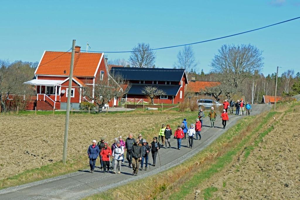 ORDFÖRANDEN HAR ORDET PROGRAMBLAD MARS 2017 - MARS 2018 Jag vill börja med att tacka alla Er, som genom olika insatser hjälper till att göra våra möten och andra aktiviteter till trevliga, lärorika