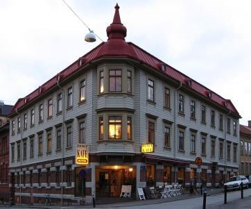 N/STUDIEBESÖK/RESOR SPF Älvsborg hälsar dig välkommen att delta i våra aktiviteter och resor! Du anmäler dig till den som ansvarar för respektive aktivitet nedan.