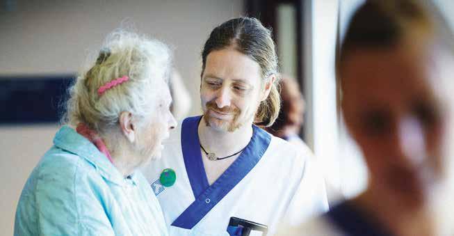 20 21 5 ÖVERGRIPANDE MÅL ÖVERGRIPANDE MÅL 5 En hälso- och sjukvård med patientens perspektiv i fokus Medborgarna ska få ett gott bemötande, bli respekterade och ha möjlighet att vara delaktiga i och