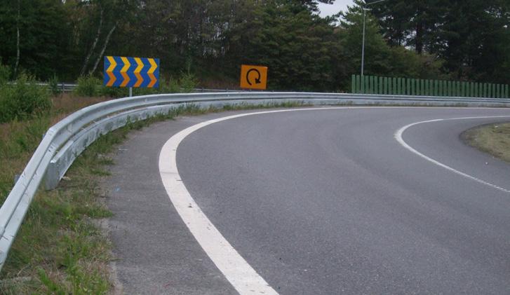 Kurvor är allra viktigast Vägen och vägmiljön ska vara förutsägbar och vägen självförklarande då det gäller hastighet.