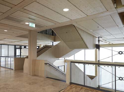 13.3 Stagning av stora träkonstruktioner Ulls hus, Uppsala. 13.3.2 Begränsning av deformationer i sidled Brukbarheten kräver att byggnadens deformationer i sidled begränsas till ett bestämt värde som