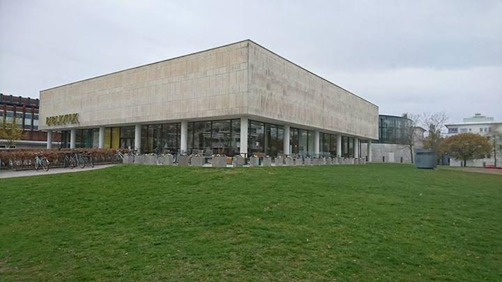 Växjö stadsbibliotek. Foto: Anna Lundén. Organisation och resurser Trenden för antal bibliotek i Sverige fortsätter nedåt.