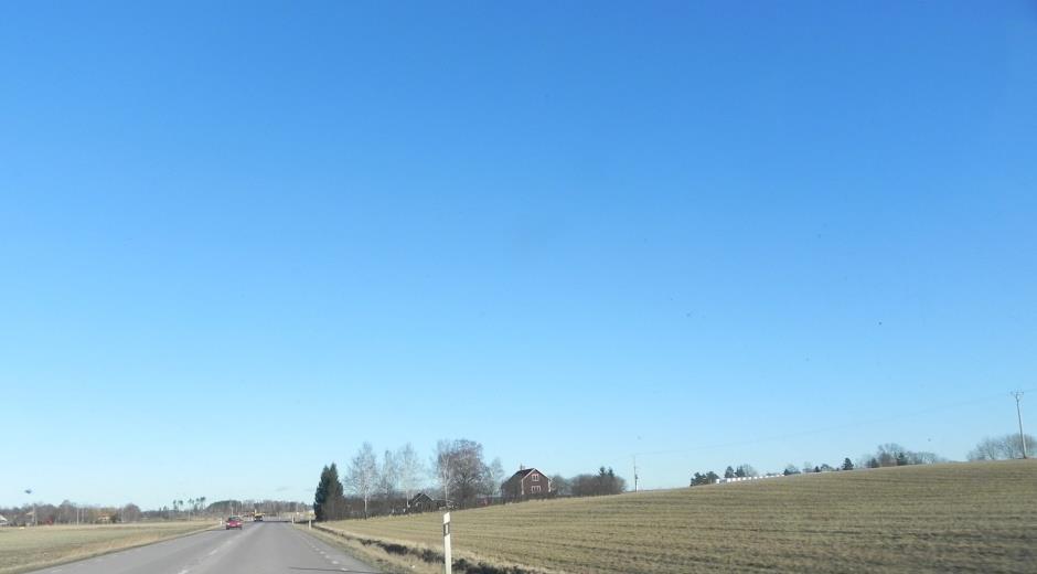Vårdsberg 3:4, Lyckan 100 km/tim Nivå före åtgärd Nivå efter åtgärd 64/70 55/62 Åtgärd för 55 dba ekvivalentnivå vid fasad Kombination med vallar och plank: 2.8 m hög skärm med 1.0 m höga vallar + 1.
