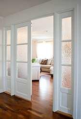 Dörrarna kan fås i en rad olika stilar och former.
