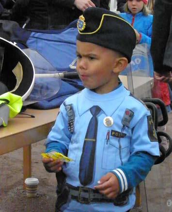 MÅLOMRÅDEN, STÖDVERKSAMHET Målområden, stödverksamhet POLISENS DAG I FALUN Polisens dag i Falun (bilder från) De områden som tagits upp i verksamhetsplanen 2011 för den gemensamma stödverksamheten är
