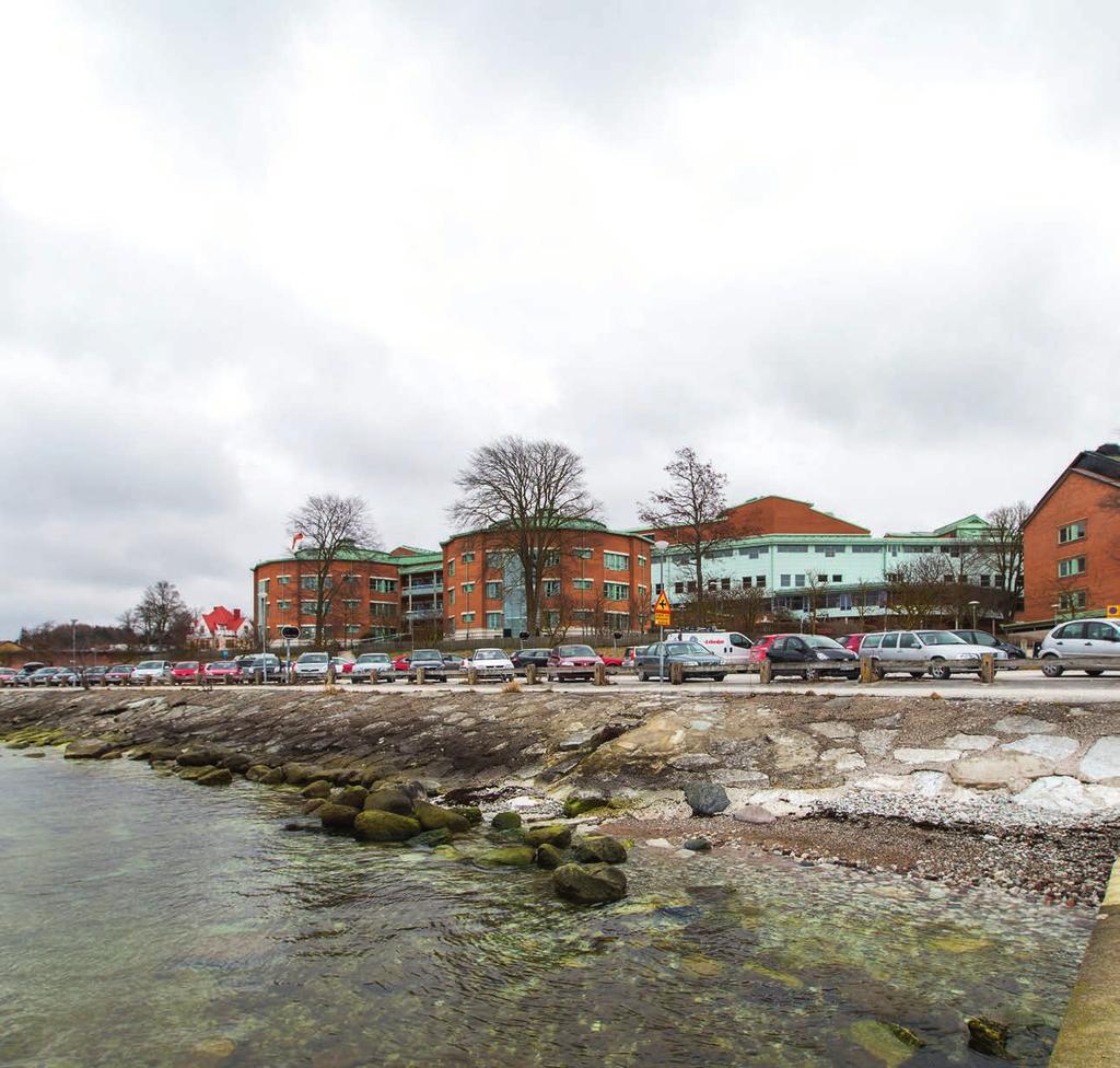 Kliniken i fokus Granne med havet. I Visby är lasarettsbyggnaderna naturskönt placerade, precis intill Östersjön och strandpromenaden. oss har ganska lätt att få en tid och snabbt få komma hit.