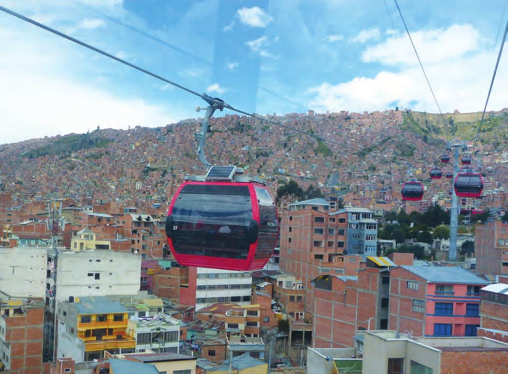 och frågade, vilken skola jag gick på. Jag svarade, att jag inte kommer från Bolivia. Han tittade på mig en liten stund och sa: Jaha, du kommer från Ecuador.