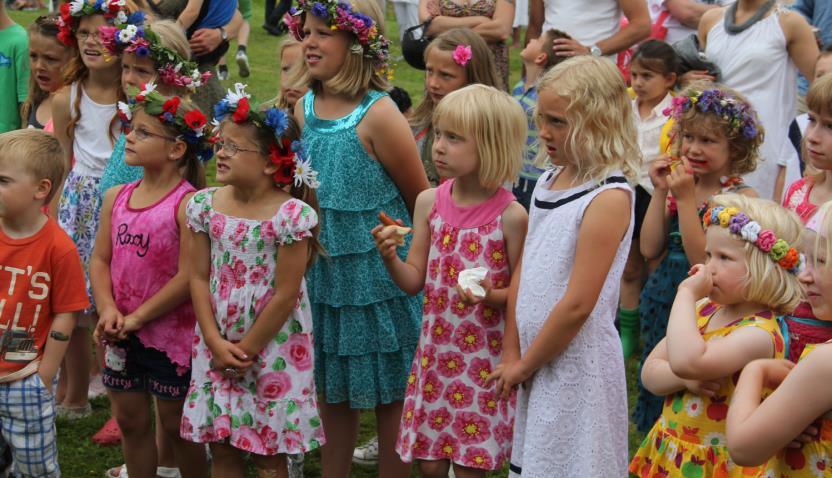- MIDSOMMARAFTON, kl 12 -