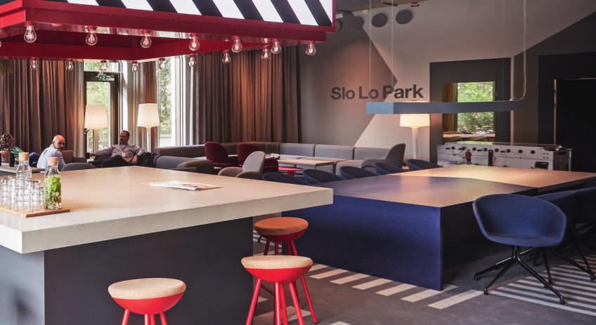 AFFÄRSIDÉ, MÅL OCH STRATEGI 7 Mitt i Kista ligger nyrenoverade Time Buildning, fastigheten Borgarfjord 4, med moderna och effektiva kontor, café i loungen, servicecenter och restaurang.