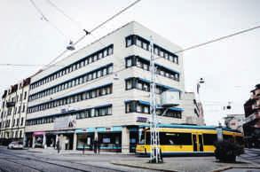 FASTIGHETSFÖRTECKNING Region Öst 123 NORRKÖPING Nr Fastighet Adress Byggår/ värdeår Fastighetstyp Kontor Yta, kvm Lager/ logistik Butik Övrigt* Yta, kvm Tomträtt Hyresvärde mkr grad, Ek. uthyrning.