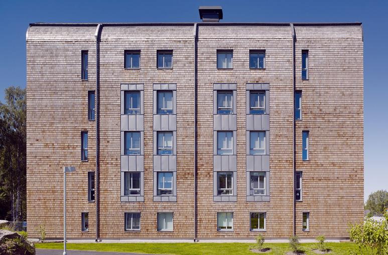 Projektet ligger centralt med all service inom ett par hundra meter och har lockat villaägare att flytta från sina hus och därigenom också bidragit till att öka rörligheten på den lokala