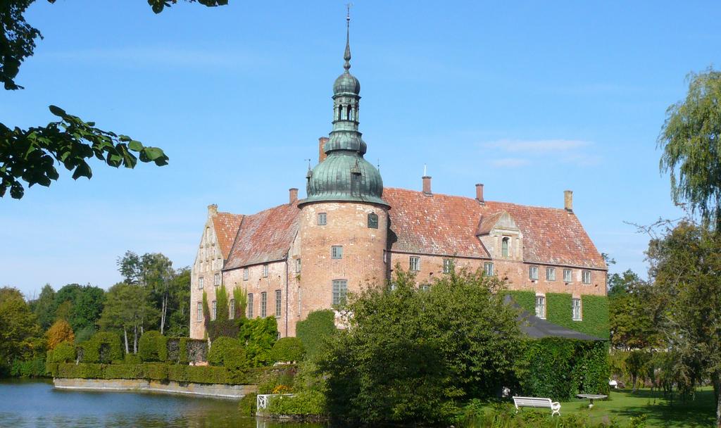 Mer om kulturprogrammets teman Under temat Särskilt värdefulla kulturmiljöer har Länsstyrelsen gjort ett urval av Skånes kommuners kulturhistoriskt mest värdefulla miljöer.