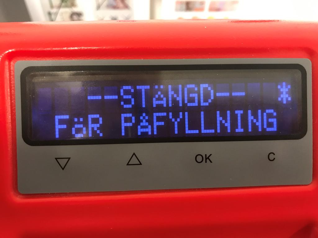 g. Stäng båda lådorna och tryck på C tills