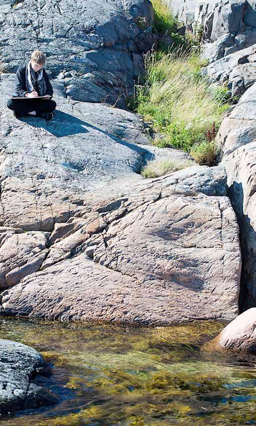 Sommarens akvarellkurser SOMMARENS AKVARELLKURSER Ge tid för möten med dig själv, andra konstintresserade och den bohuslänska naturen.