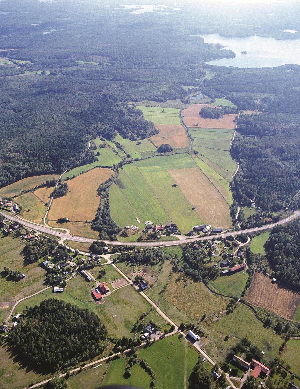 Förslag till åtgärder Passager för vilt och friluftsliv. Bullerskydd. Anpassa linjen till fornlämningar.