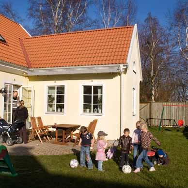 Den gemensamma arbetsoch bostadsmarknaden Pendlingen över Øresundsbron är ett uttryck för den gemensamma arbets- och bostadsmarknaden som har uppstått i Öresundsregionen. Under 2011 pendlade 17.