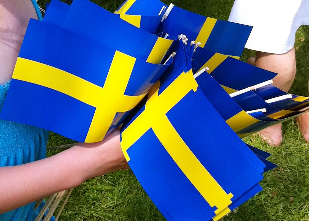 barnevenemang: facebook.com/hallihallavaxjo juni 16.00 Författartimme Drömmer du om att skriva en bok? Samtala om dina och gruppens frågeställningar. Adress meddelas efter anmälan.