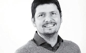 Peckas Naturodlingar AB (publ) ÅRSREDOVISNING 2015/16 21 STYRELSE & BOLAGSINFO Johan Stenberg Antal aktier i Peckas Naturodlingar AB 170 000 st 39 år, ordförande Entreprenör med 15 års erfarenhet av