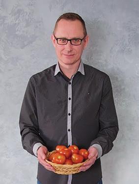 22 Peckas Naturodlingar AB (publ) ÅRSREDOVISNING 2015/16 PRESENTATION AV MEDLEMMAR I VÅRT ADVISORY BOARD Jan Smith är ägare och grundare för Smiths Garden AB i Närpes, Finland och professionell