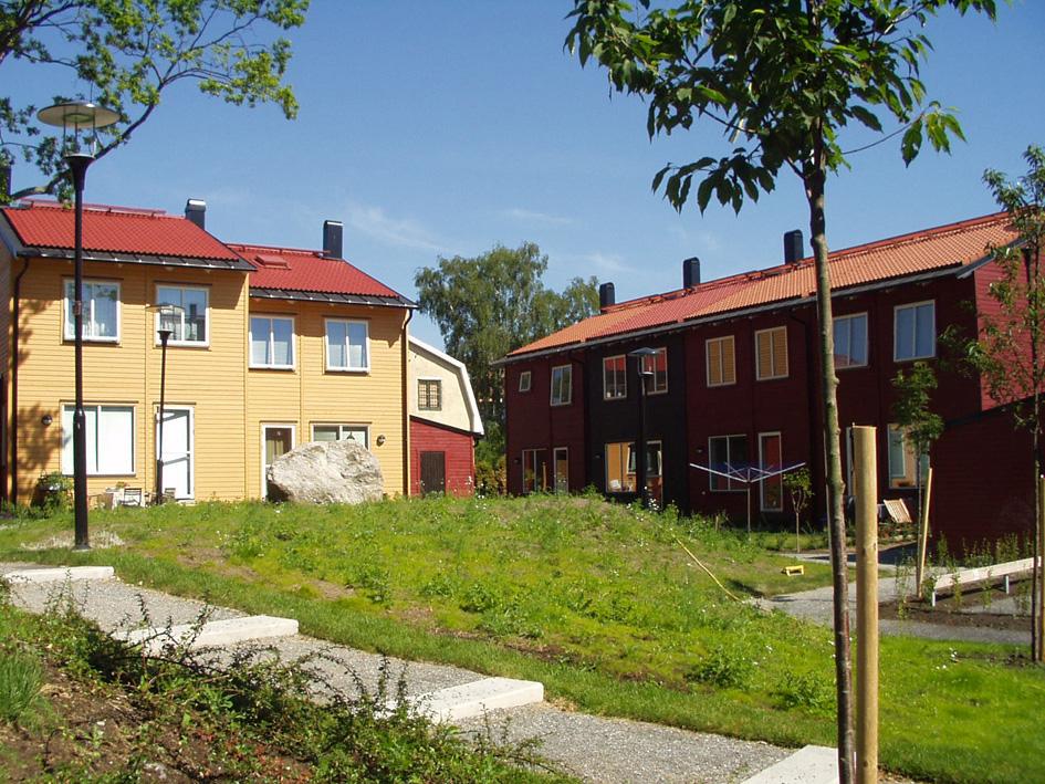 Boende I Nynäshamns kommun finns drygt 6 000 lägenheter i flerbostadshus och knappt 5 200 småhus, det vill säga totalt ca 11 200 bostäder.