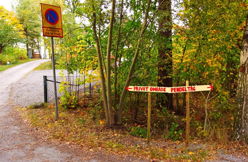 Mellantrafik: Vardagar kl 09-15, 18-21 samt helgdagar 09-19 Uppsala/Upplands Väsby - Stockholm City - Södertälje 2 tåg/timme från Uppsala kompletteras med 2 tåg/timme från Upplands Väsby, totalt 4