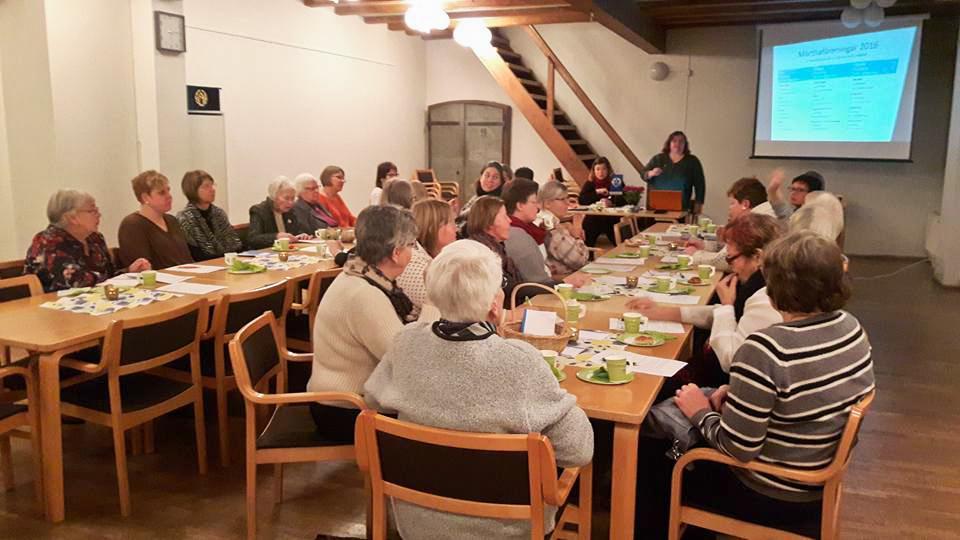 Höstmöte 2016 Distriktets höstmöte hölls onsdagen den 9 november kl.18 på Gillesgården i Åbo. Nästan 30 deltgare från 5 föreningar i distriktet deltog i mötet.