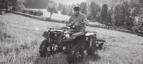 KODIAK 700 FWBD EPS/EPS SE Välj mellan terrängregistrerad eller EU-traktor Grön (PDG) Blå (DPBSN) Röd (RTR) Camo (YB) EPS SE grå metallic (DNMC) Helt ny