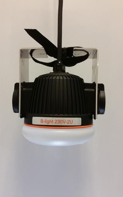Byggbelysning 230V Låg vikt 2 kg LED-platta variant i litet format Armaturhus är tillverkad i glasfiberarmerad polyamidplast och opal kupa är tillverkat i polyeten med UV-stabilisator för att