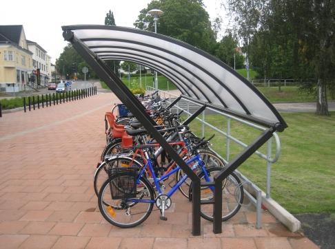 Vingen STOMME TAK GRUNDLÄGGNING TILLBEHÖR Cykelparkering KNM VINGEN Fyrkantiga och runda stålprofiler. Varmförzinkning och lackering i önskad kulör. Kanalplast klar eller rökfärgad.