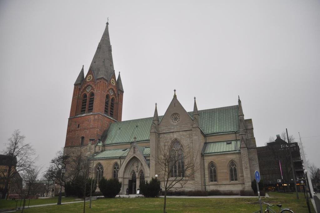 S:t Nicolai Daniel Eriksson 2014-02-26 Byggnadsbeskrivning och historik S:t Nikolai kyrka uppfördes under 1200-talets andra hälft och stod färdig först mot 1300-talets mitt.
