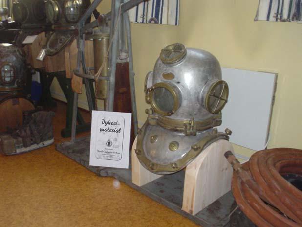 Allt serverat av Aud Paulsen i bönehuset mitt bland alla dykerihistoriska klenoder.