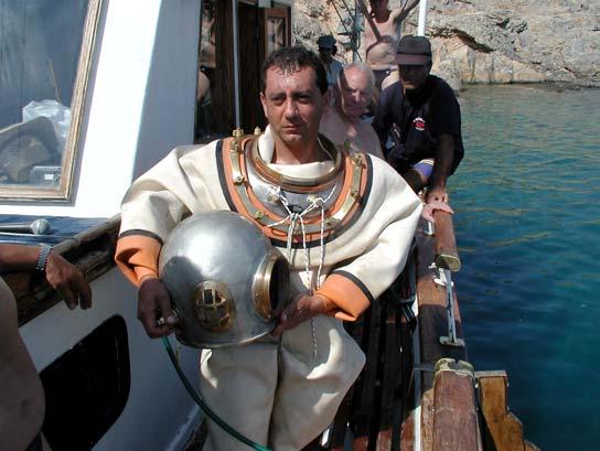 Den som vill kombinera semester och dykerihistoria kan resa till: The 2 nd Kalymnos Diving Festival, 4-11 September, 2005 Information om turism och Kalymnos finns på www.kalymnos-isl.gr and www.