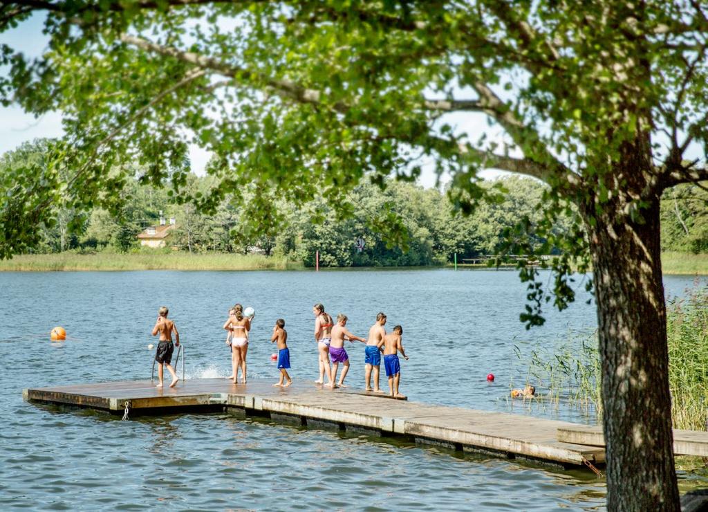Foto: Pixabay Bada i Mälaren I Järfälla finns det gott om smultronställen för att ta sig ett svalkande dopp. Här finns både gräs- och sandstränder med brygga.