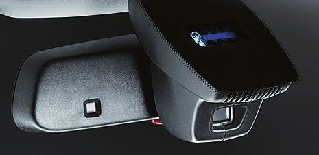 Parkeringsdistanskontroll fram och bak använder ultraljud för att mäta avståndet till ett hinder, varnar akustiskt och visar avståndet mellan bilen och hindret på Control Display (beroende på bilens