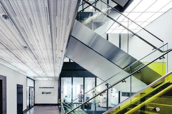 Vi flyttade ner till Glasvasen för att komma närmre stationen, framför allt närmre kommunikationer och närmre det nya centrum som växer fram i Malmö.