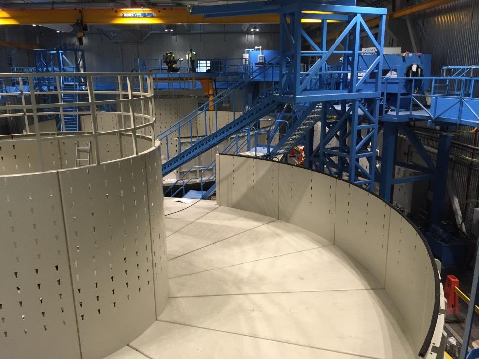 16m och en kabelvikt på 2 000 ton.
