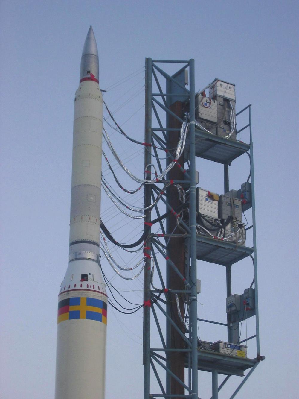 Total flygtid: Tid i tyngdlöshet: Topphöjd: Motorns brinntid: Mängd bränsle: Motorns längd: Antal experiment: s längd: s vikt: Raketens totala längd: Raketens totala vikt: