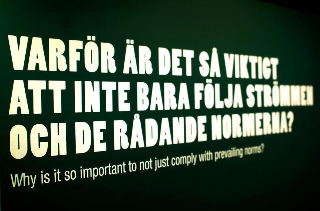 VI OCH DOM Fördomar och negativa attityder mot andra skapar ofta ett vi och ett dom. Vi är de normala, medan dom, de andra, blir syndabockar.