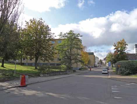 den befintliga cirkulationen med Östergatan. En cirkulationsplats med fyra ben knyter ihop Klippanvägens förlängning med och den nya vägbron.