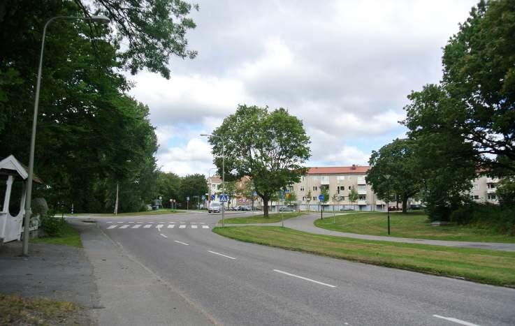 32. Stråk längs Vantörsvägen Karaktär: Park- och naturstråk, 5 ha. Innehåll: Längs Vantörsvägen löper en gång- och cykelväg som kantas av grönytor och villaträdgårdar.