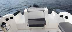 tabil konstruktion som gör att den kan användas bland annat som förbindelse- och fiskebåt även under krävande förhållanden.