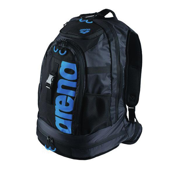 FASTPACK BLACK/BLUE NAVIGATOR MEDIUM BAG 699:- 479:- BLUE Vattentålig ryggsäck Flera olika fack som sammanlagt rymmer 45 L.