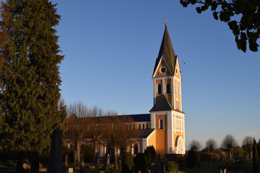 Svalemåla stugby Sventorp Konst och Dekor Upplevelser och kultur 10 Cykelloppet Bräknetrampen Hoby Ekbacke Bräkne-Hoby kyrka