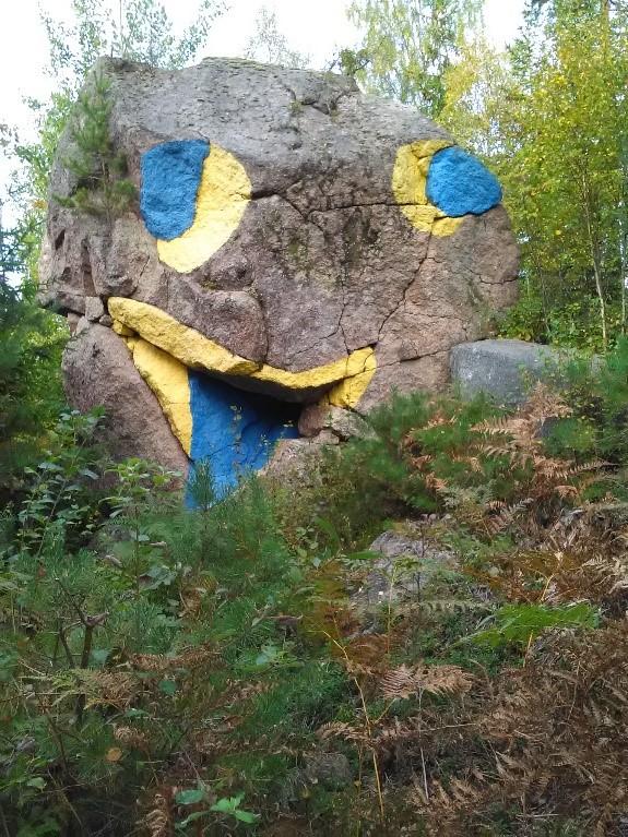 Introduktion Längs de 13 mil slingrande och fantastiskt natursköna Byaslingan går det att hitta en mängd nya smultronställen i Ronneby Kommun.