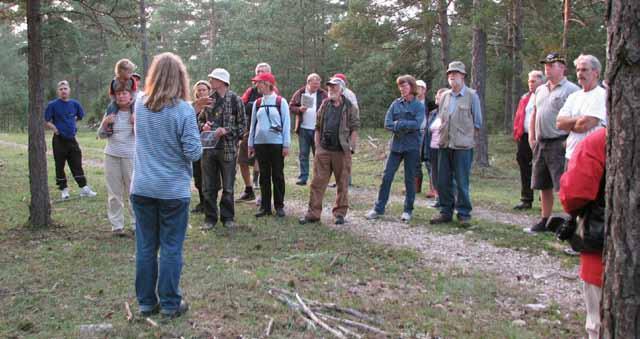 Information till allmänheten samt övervakning av växter och djur utgör viktiga delar av projektet.