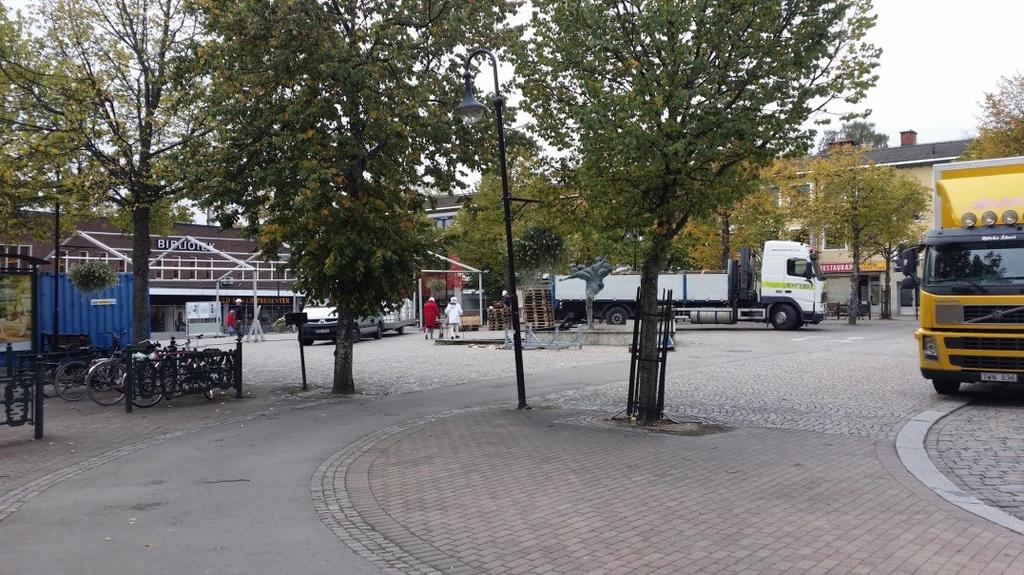 Bilden är tagen i september 2014 och visar ett exempel på en del av problematiken med trafiken.