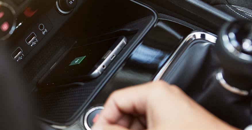 TEKNIK Alltid uppkopplad på din färd. EFFEKTIVISERA DIN DAG OCH HÅLL DIG UPPKOPPLAD MED FULL LINK-TEKNIKEN I SEAT ATECA.