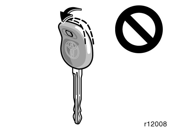 22 NYCKLAR OCH DÖRRAR Böj inte nyckelgreppet. Täck inte över nyckelgreppet med något material som blockerar elektromagnetisk strålning. Slå inte nyckeln hårt mot andra föremål.