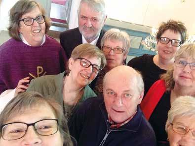Groupie med församlingsrådet i Hallingeberg Blackstad 2016-2017. Bakre raden från vänster: Kyrkoherde Karin Björk, Nils-Erik Nilsson, Katarina Vernersson Kopowski och Karin Holmgren.