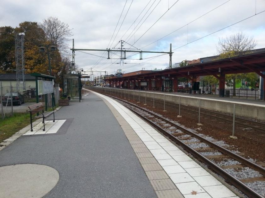 ÖSTERÅKERS KOMMUN GRANSKNINGSHANDLING 5(22) Åkersberga station sedd från den södra perrongen.